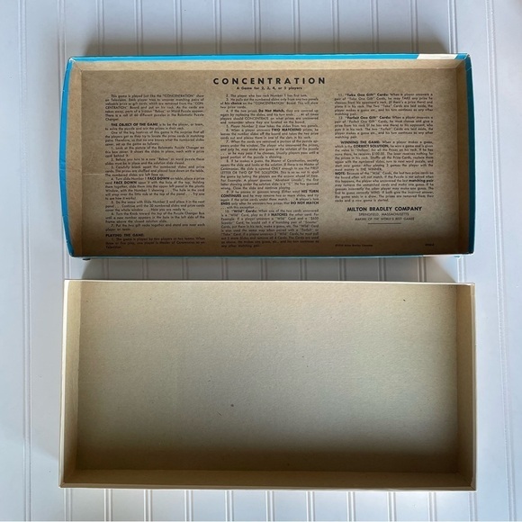 Milton Bradley CONCENTRATION Game with Rolomatic Puzzle Changer 1964 8th edition - Picture 8 of 9